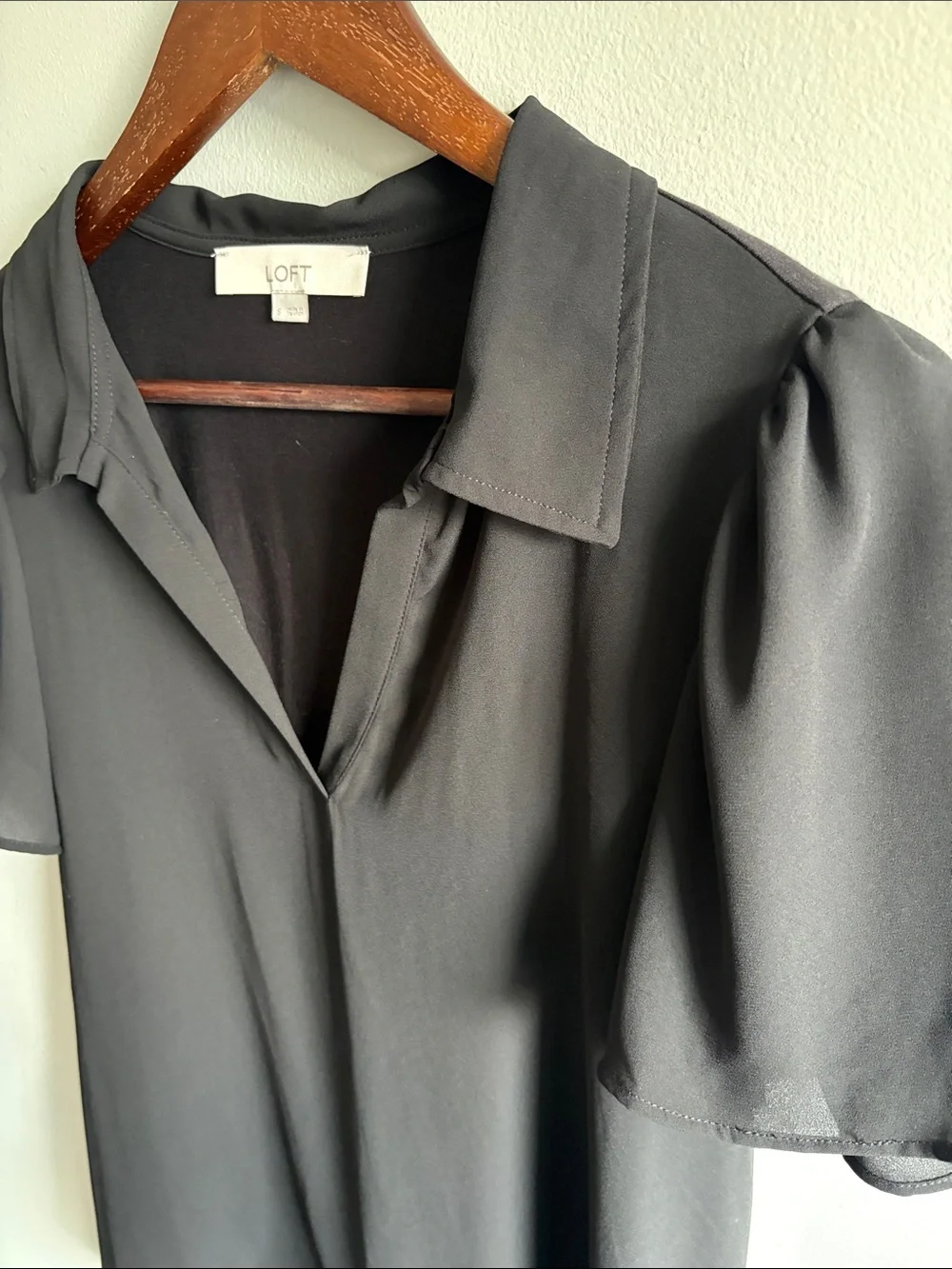 LOFT Black V-Neck Puff Sleeve Blouse Small Career Office